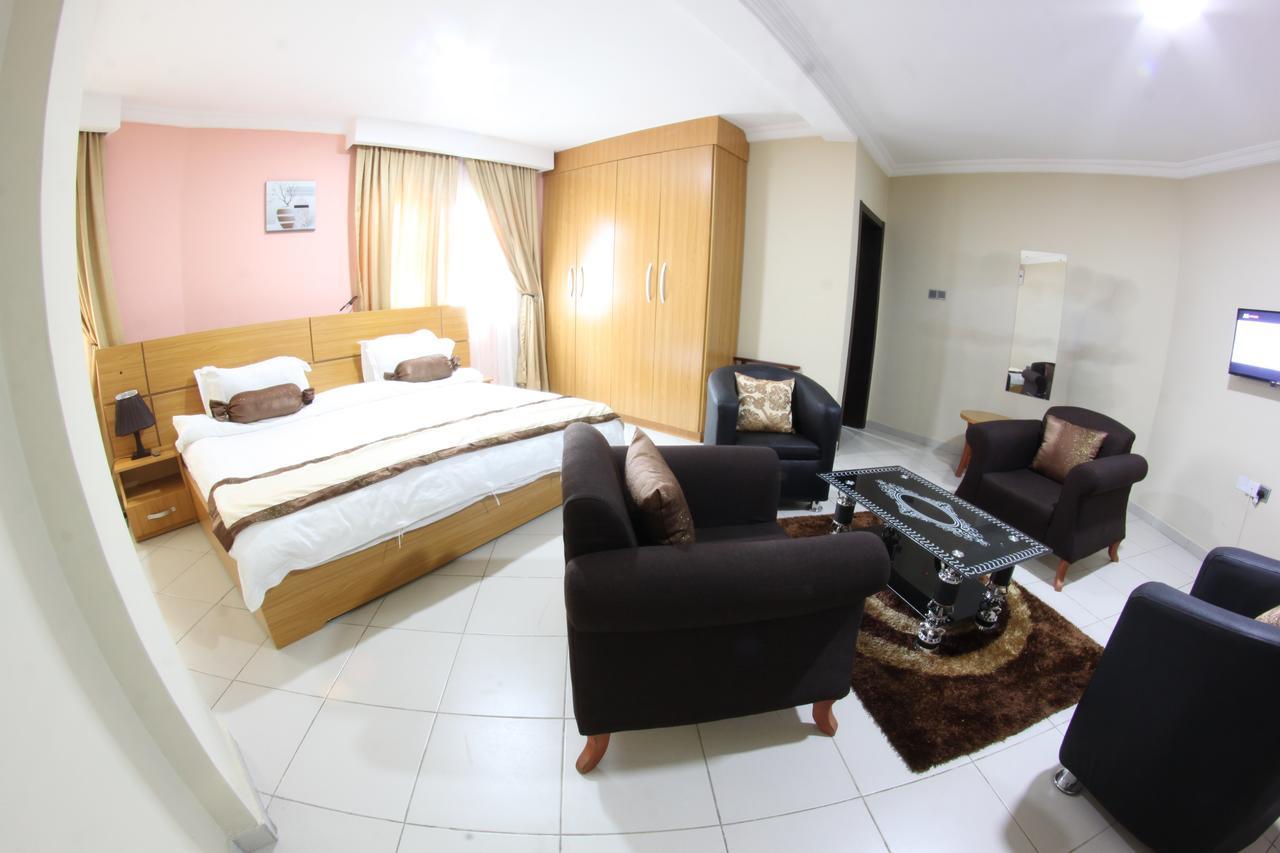 Celia'S Suites Abeokuta Kültér fotó
