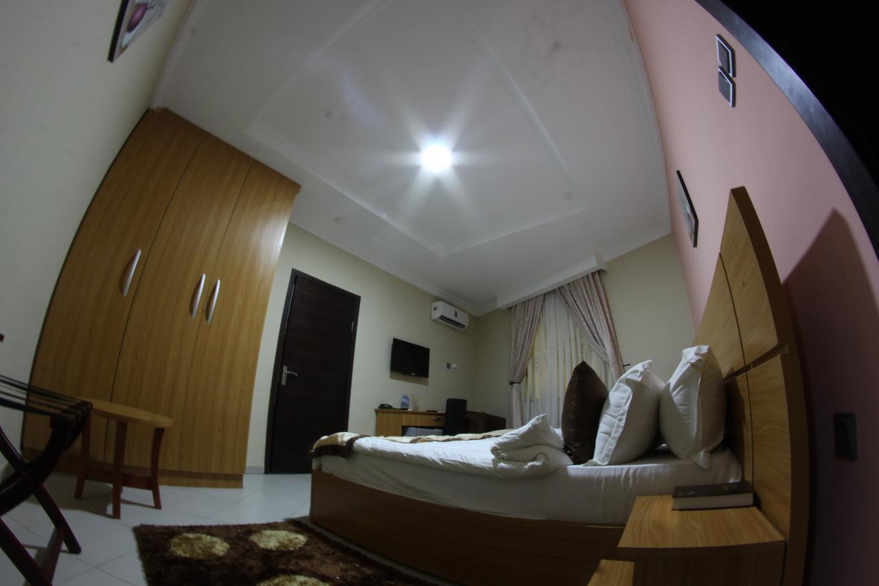 Celia'S Suites Abeokuta Kültér fotó