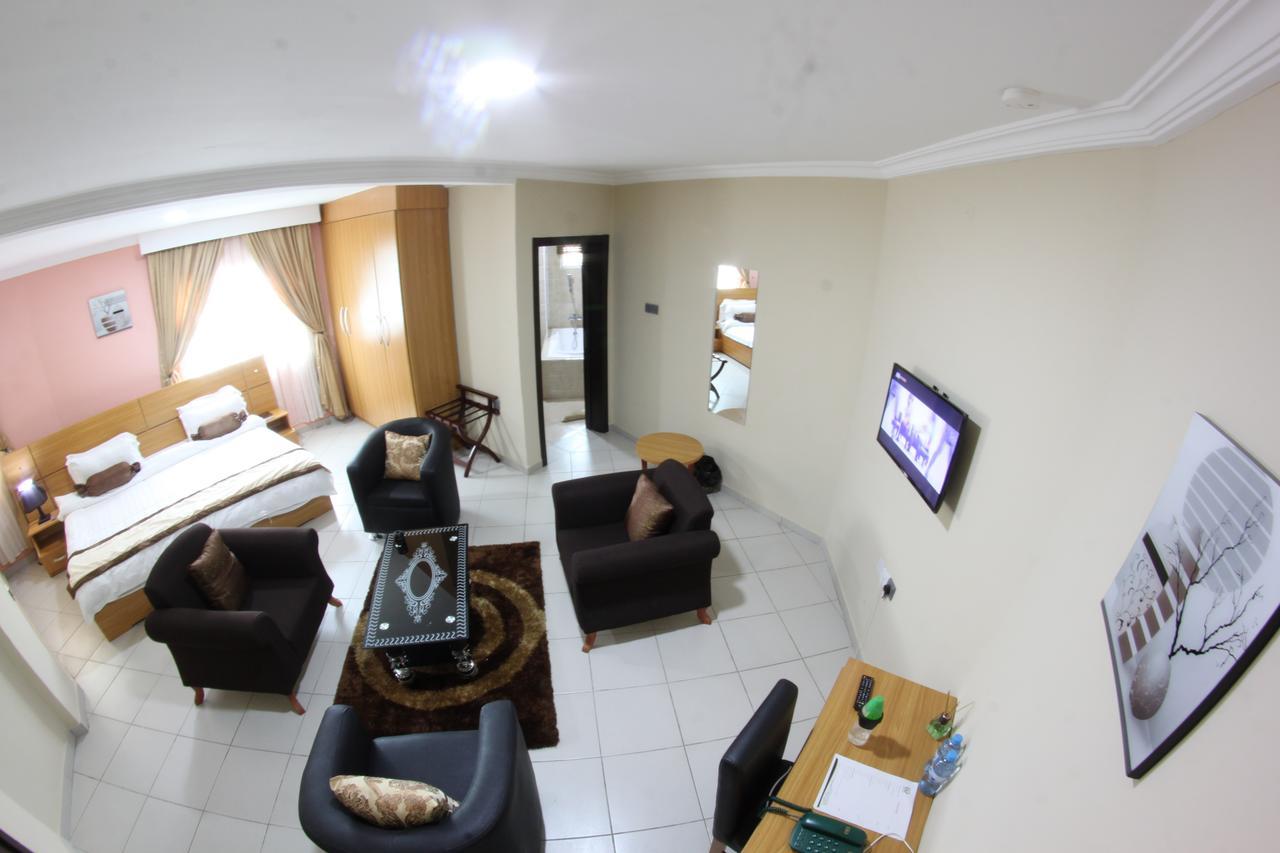 Celia'S Suites Abeokuta Kültér fotó