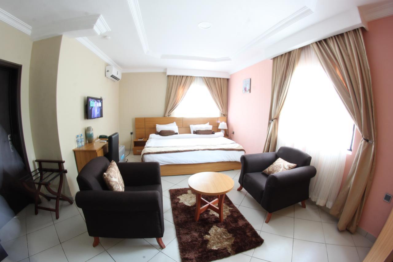 Celia'S Suites Abeokuta Kültér fotó