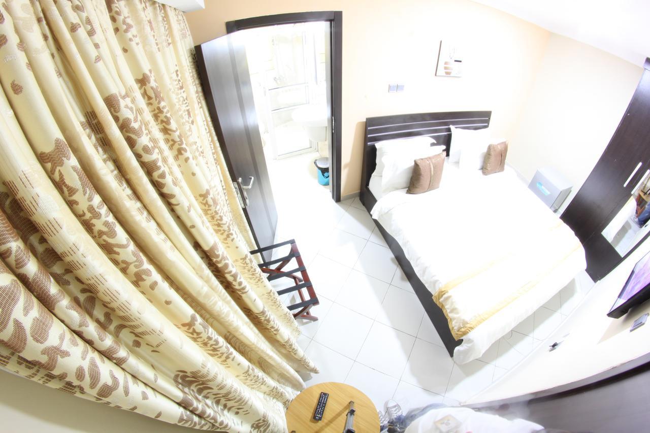 Celia'S Suites Abeokuta Kültér fotó