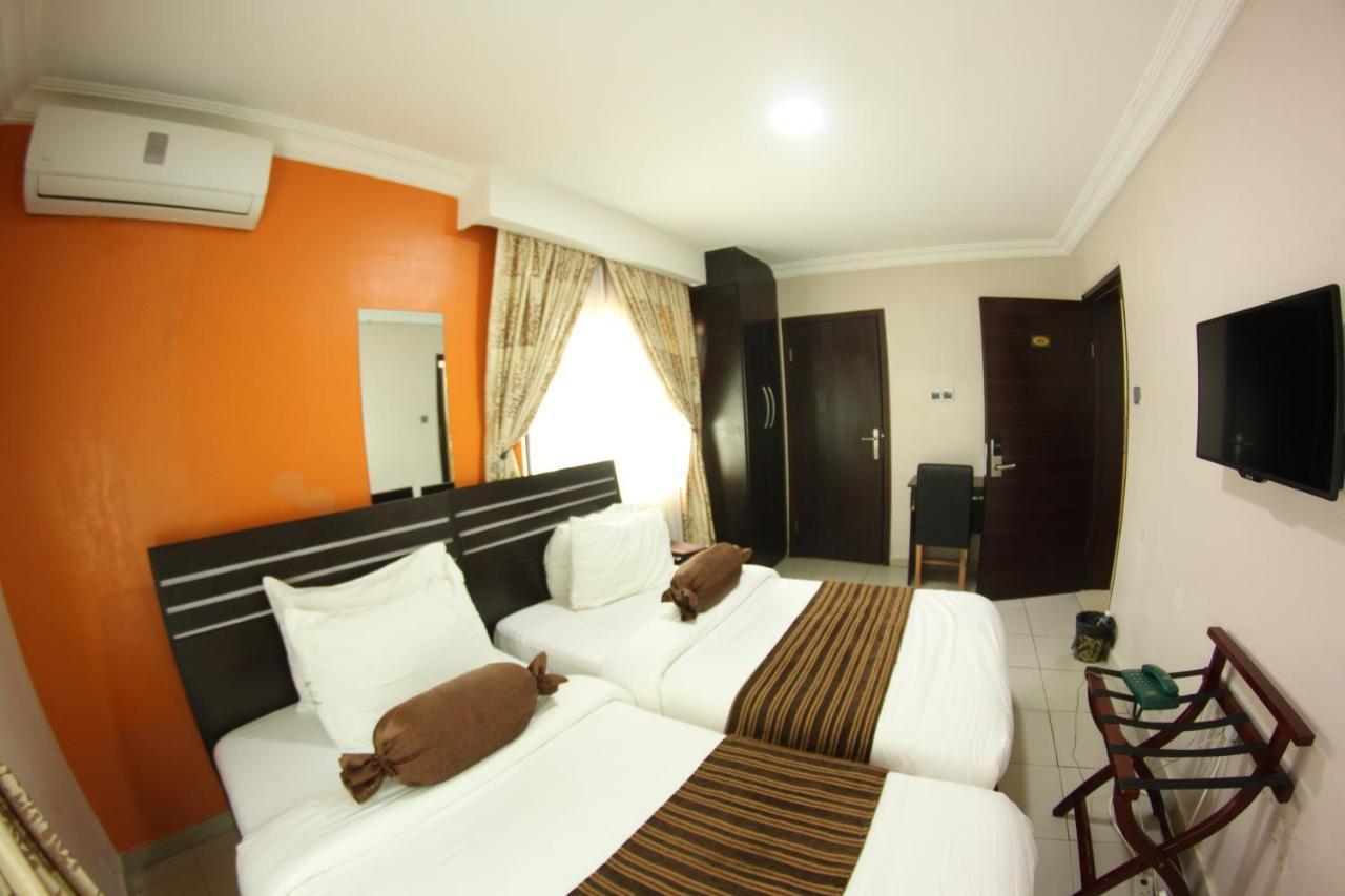 Celia'S Suites Abeokuta Kültér fotó