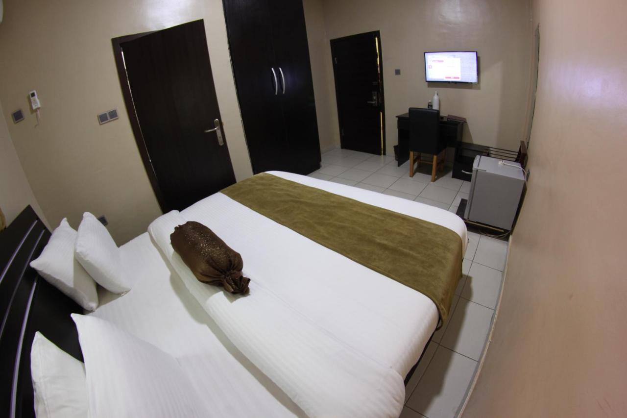 Celia'S Suites Abeokuta Kültér fotó