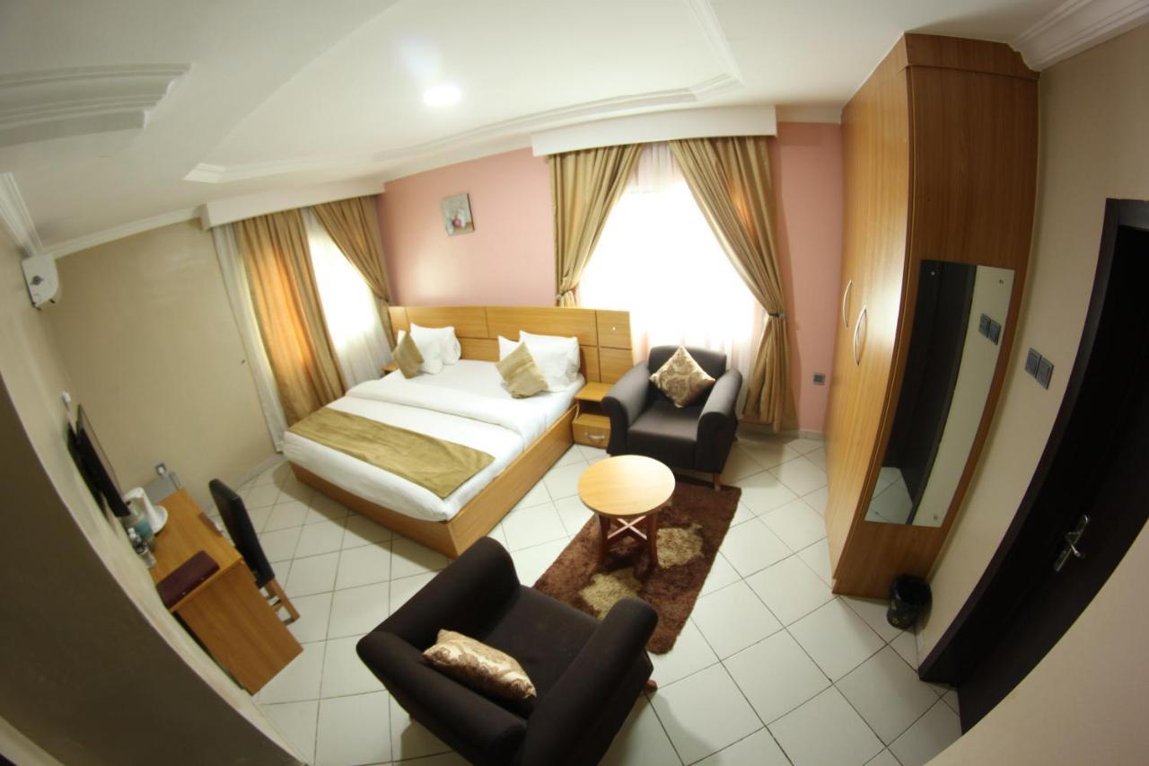 Celia'S Suites Abeokuta Kültér fotó
