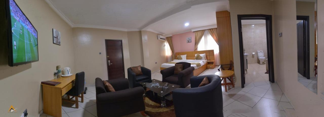 Celia'S Suites Abeokuta Kültér fotó