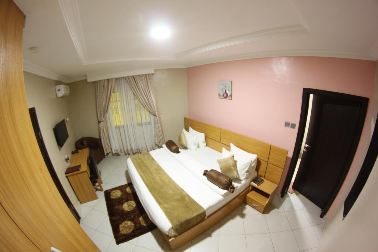 Celia'S Suites Abeokuta Kültér fotó